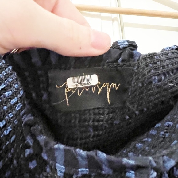 Petersyn Davenport Top Size Medium - Picture 6 of 8